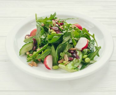 Salad with seasonal vegetables and edamame beans